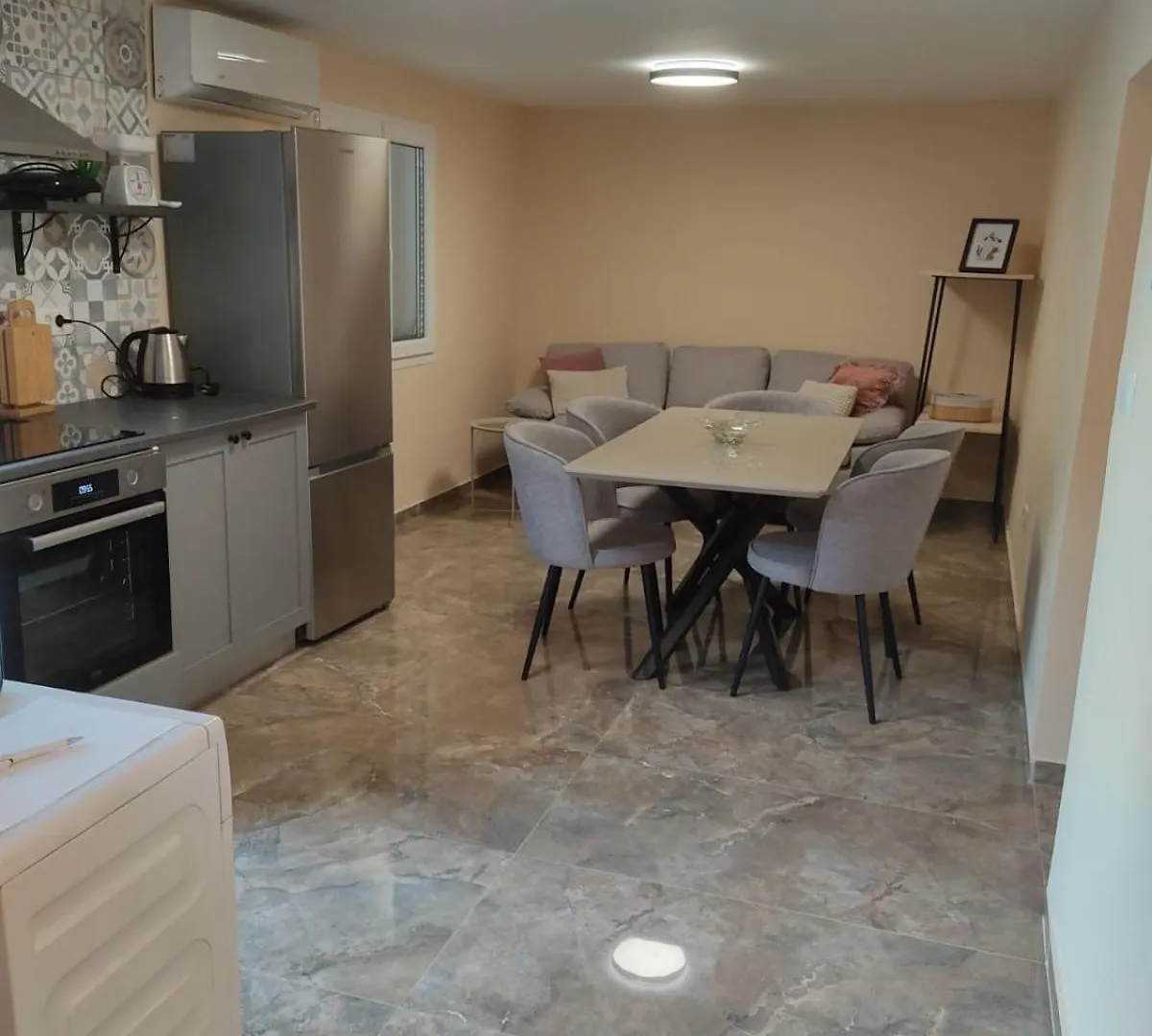 Apartments Nino location